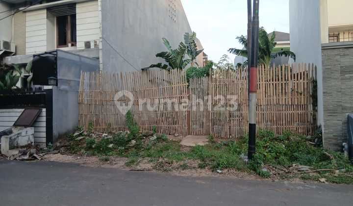 Lahan 185m2 Pagar, Akses 2 Mobil, Aman Dimalaka Sari Jaktim. Lahan 185m2 Pagar, Akses 2 Mobil, Aman Dimalaka Sari Jaktim.