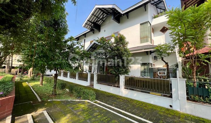 Investasi Hidup di Jantung Jakarta: Rumah Mewah 3 Lantai Rawamangun