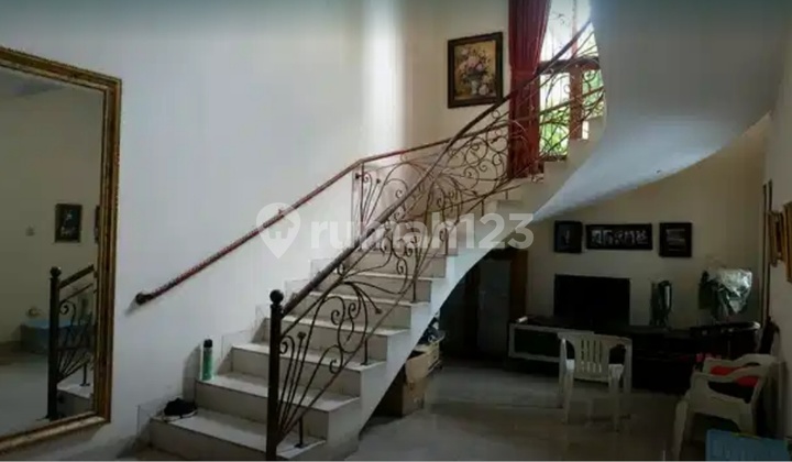 Rumah Hook Mewah Bebas Banjir Dekat Tol 2