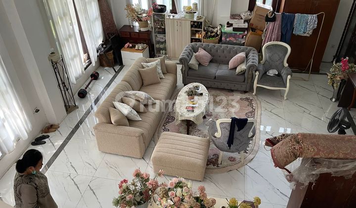 Rumah Elegan 2 Lantai Duren Sawit, Nyaman dan Cool Rumah Elegan 2 Lantai Duren Sawit, Nyaman dan Cool