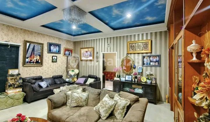 Rumah Mewah 300 Meter Lokasi Strategis@ Rumah Mewah 300 Meter Lokasi Strategis@