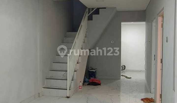 My Small Family Home