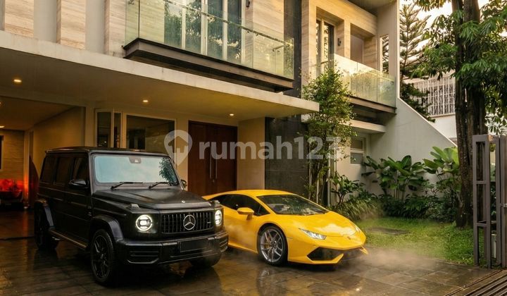 The Quiet Core of Mega Kuningan: A Rare Modern Sanctuary The Quiet Core of Mega Kuningan: A Rare Modern Sanctuary