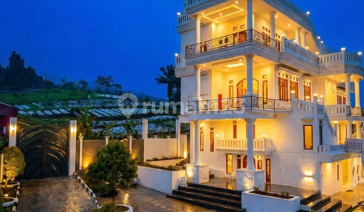 The White Citadel: The Palace Above the Clouds of Cijeruk The White Citadel: The Palace Above the Clouds of Cijeruk