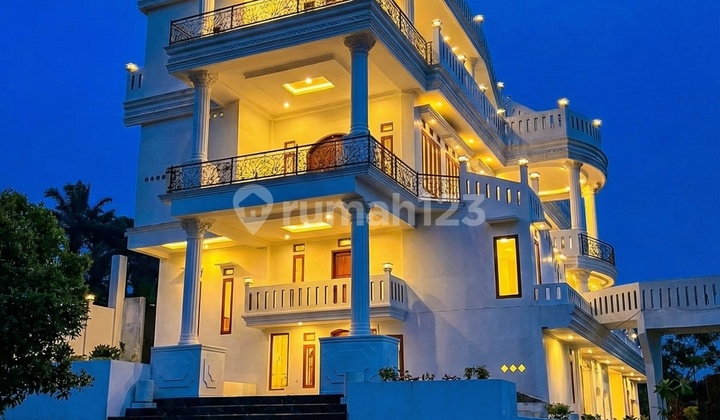 The White Citadel: Istana di Atas Awan Cijeruk 2