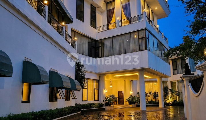 The Sovereignty Of Silence: A 7-Story Fortress In The Clouds