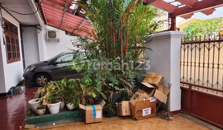 Rumah Luas Dengan 7 Kontrakan Di Kebon Baru Tebet Jaksel 2