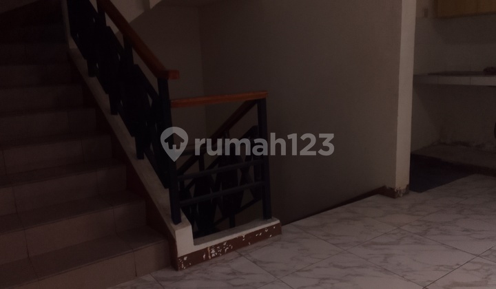 4 1/2 Story Shop House in a Strategic Commercial Location on Jl. Dr. Saharjo, Tebet, and Only 7 Minutes to Pancoran Toll Road 2