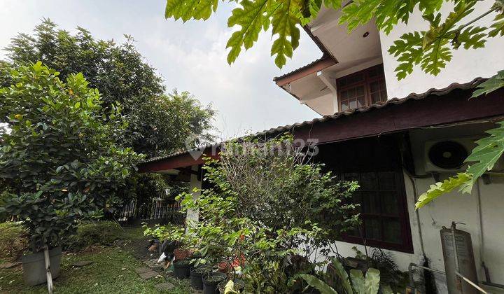 Rumah Hook Lokasi Strategis di Kebayoran Lama Jakarta Selatan 1