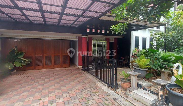 Rumah Lokasi Strategis di Daerah Tebet Jakarta Selatan 2