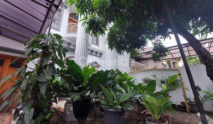 Rumah Klasik dan Homey di Petukangan Jakarta Selatan 2