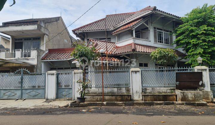 Rumah dalam Lingkungan Asri, Privacy dan Bagus di Galaxy Bekasi, dekat jalan Tol Cikampek 1