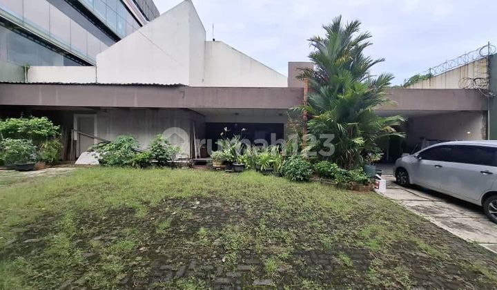 Rumah Luas di Jalan Raya Pusat Bisnis Warung Buncit Jaksel