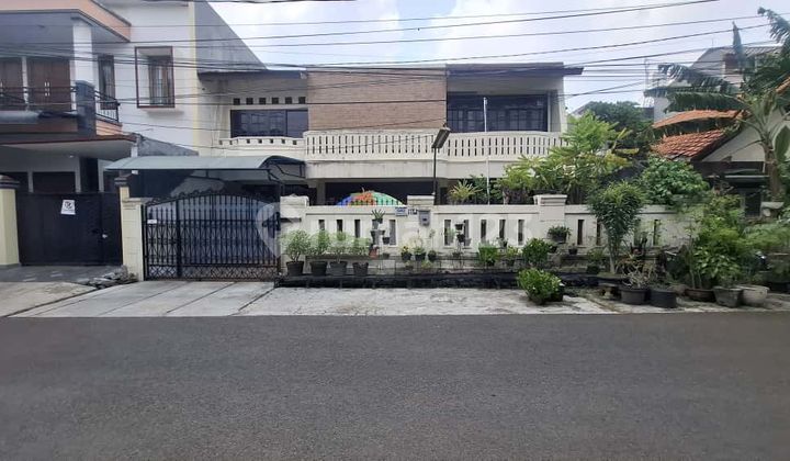 Rumah 2 Lantai Lokasi Strategis di Tebet Barat Jaksel