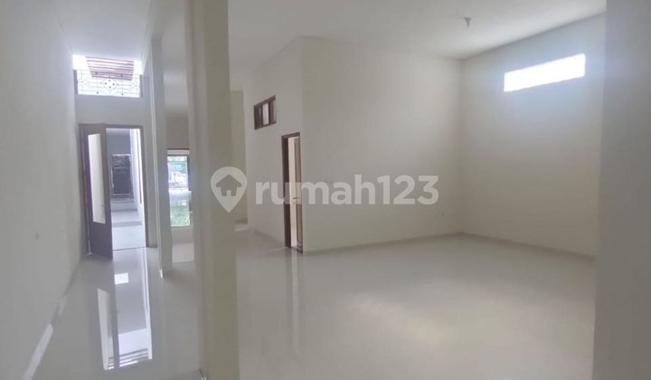 Dijual Rumah Usaha Bangunan Baru di Bubutan Surabaya 2