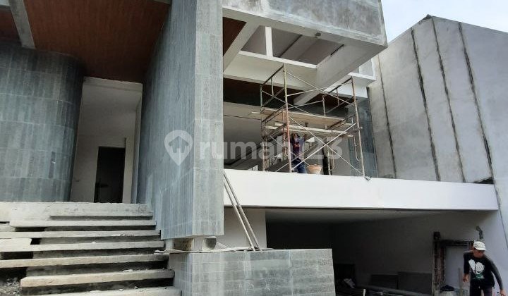Rumah Baru Mewah di Citraland Cluster Raffles Garden Surabaya 2
