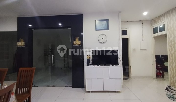 For Sale, Ready-to-Occupy House in Darmo Permai Surabaya 2