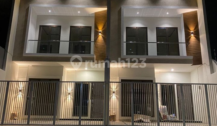 Dijual Rumah Baru Gress di Citraland Utama Surabaya Dekat Gwalk 2