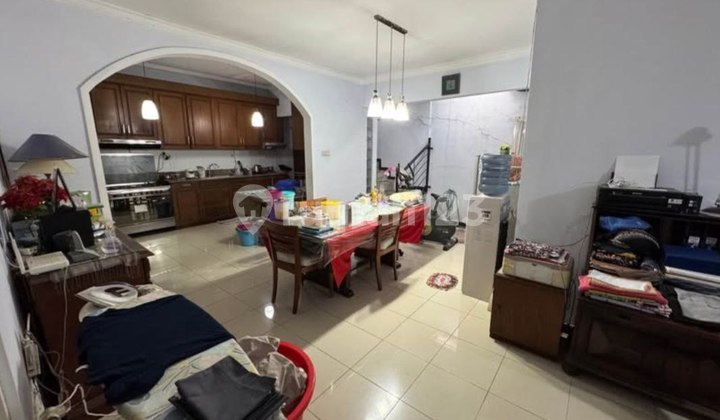 Rumah Siap Huni di Jalan Manyar Jaya Surabaya Dekat Kampus 2