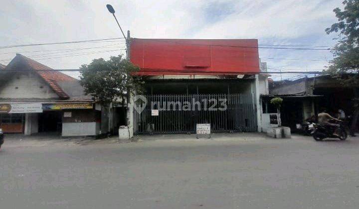 Dijual Gedung Ex Showroom Mobil Jalan Pandegiling, Surabaya 1