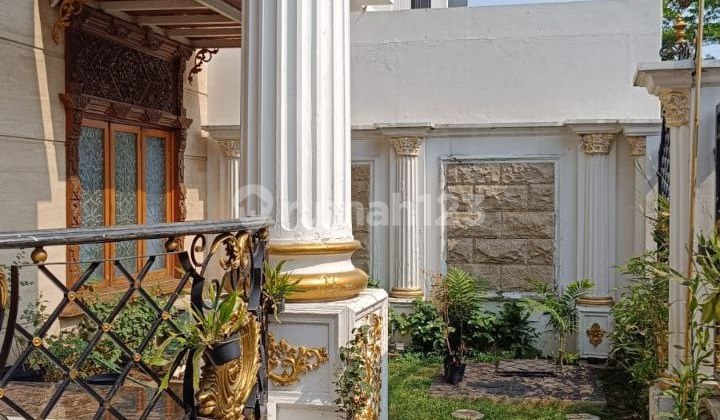 Rumah Klasik Mewah di Jalan Kebonsari Surabaya Selatan 2