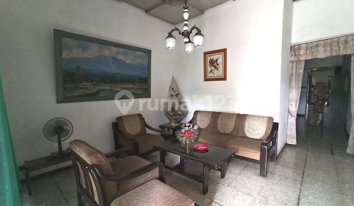 Affordable Business House Price Drops on Jemur Andayani Street Surabaya Affordable Business House Price Drops on Jemur Andayani Street Surabaya