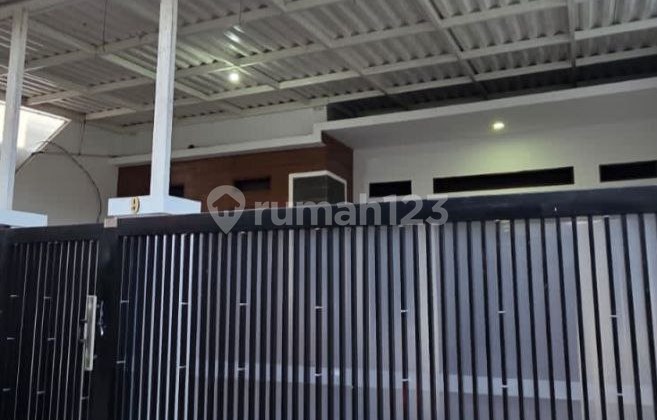 Dijual Rumah Siap Huni di Bhaskara Surabaya Dekat Kampus