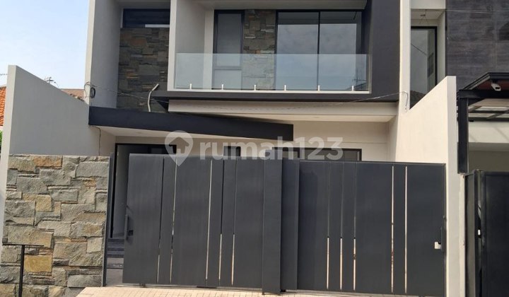 Dijual Rumah Baru di Manyar Jaya Surabaya Dekat Kampus