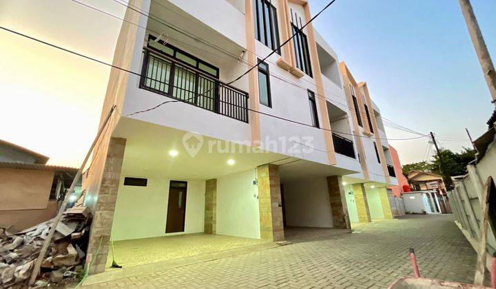 Rumah 3+ Lantai Sudah Shm Di Pinggir Jalan Hanya Rp1,75m 1