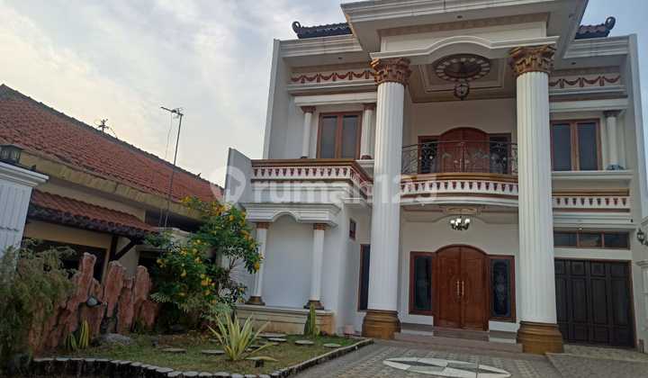 Rumah Mewah Modern di Pusat Kota Kudus Seperti Baru 2