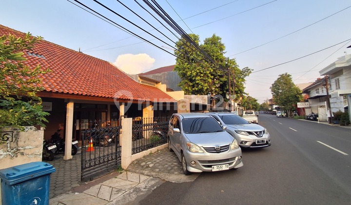 Houses and Office Business Places in Semarang City 1