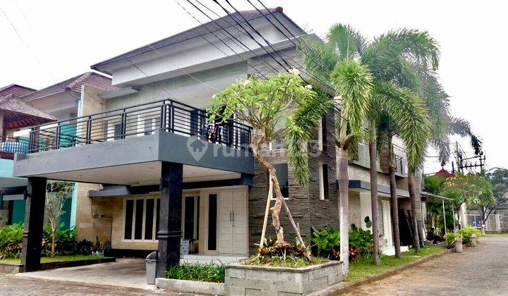 House for sale in Cluster One Gate Area Pedungan, South Denpasar. 1