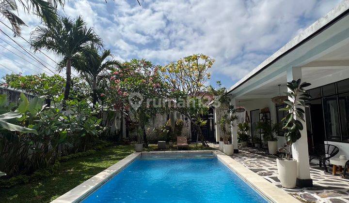 2 Bedroom Tropical Villa for Rent in Kerobokan Area 1