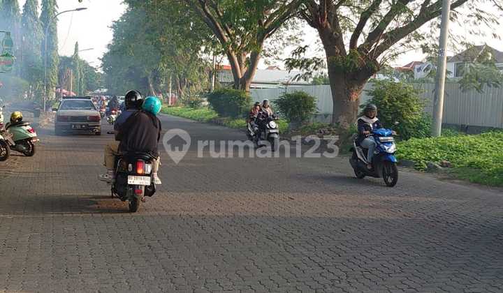 Disewakan Unit Tempat Usaha Nol Raya Ketintang Madya Row 3 Mobil