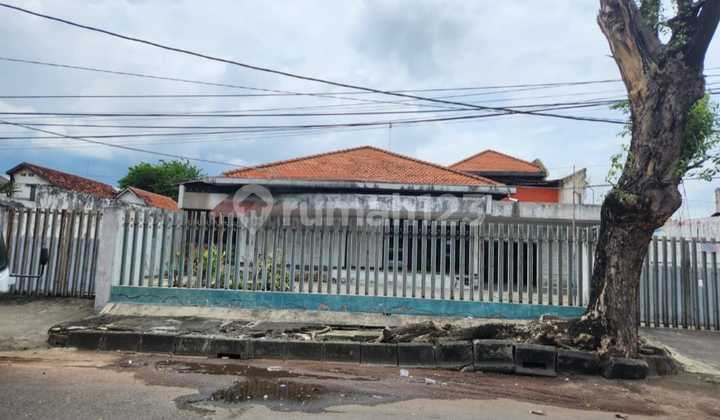 Dijual Rumah Strategis Pusat Kota Sam Ratulangi 17,9x31.11m SHM Dijual Rumah Strategis Pusat Kota Sam Ratulangi 17,9x31.11m SHM
