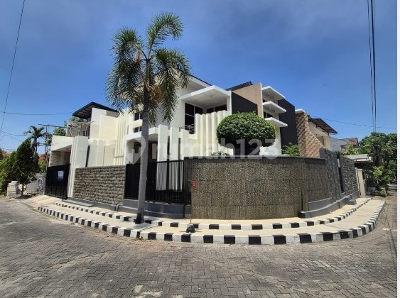 Dijual Rumah Baru 2Lantai Darmo Permai Selatan Full Furnish Elektronik 17,5X18m Hook Selatan Barat SHM Dijual Rumah Baru 2Lantai Darmo Permai Selatan Full Furnish Elektronik 17,5X18m Hook Selatan Barat SHM