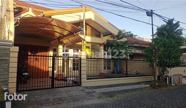 Butuh Laku Sewa Rumah 1.5Lantai Semi Furnish High Ceiling Satelit Indah Baru Surabaya Barat