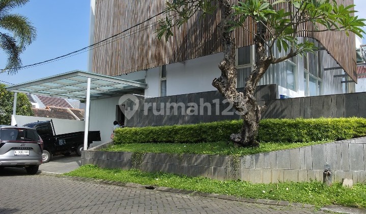 Dijual Rumah 3Lantai Baru HOOK Full Solid Wood Flooring Ada Kolam Renang Bukit Palma Citraland Dijual Rumah 3Lantai Baru HOOK Full Solid Wood Flooring Ada Kolam Renang Bukit Palma Citraland