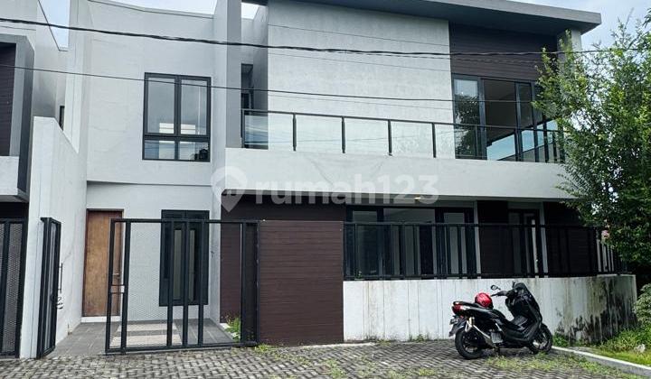 Dijual Rumah 2 Lantai Modern Scandinavian Style Gayung Kebonsari Dijual Rumah 2 Lantai Modern Scandinavian Style Gayung Kebonsari