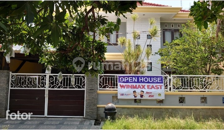 For Sale Beautiful 2-Story House Sidosermo Central Surabaya 10.5x28m