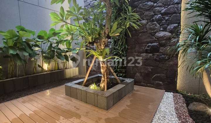 Dijual Rumah 2 Lantai Minimalis Modern Baru High Spec Split Level Pakuwon Indah Imperial Golf 2