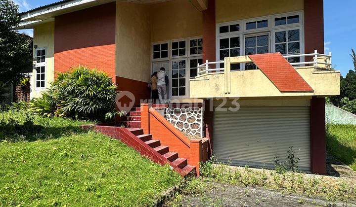 For Sale Villa in Batu Tulungrejo, 31m Wide, Business Ready, Freehold Title, Negotiable.