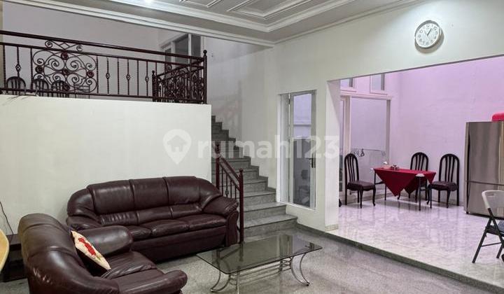 Dijual Rumah 3 Lantai Komersial Raya Citraland Vila Taman Gapura 2