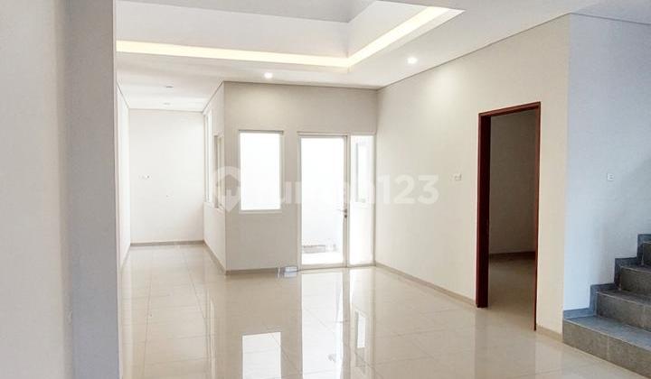 For Sale: New 2-Story House Ready to Live in, Panjang Jiwo Tenggilis Mejoyo, 8x18m 2