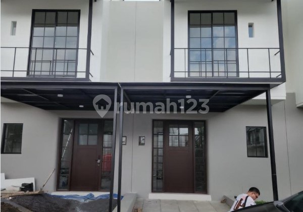 For Rent: 3BR 2Bath Dandelion House in Graha Natura, West Surabaya