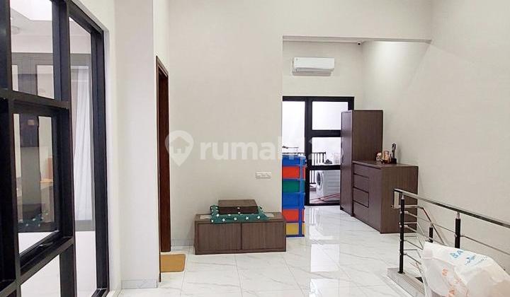 For Sale: 2.5-Story House Ready to Occupy, Fully Furnished, Excellent Condition, Panjang Jiwo, Tenggilis Mejoyo 2