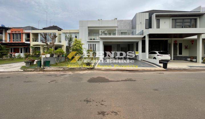 Dijual Cepat Rumah Mewah 2.5 Lantai Beverly Green Avenue 1