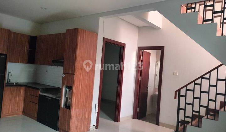 Di Jual Cepat Rumah di Taman Simpruk - Lippo Cikarang 2