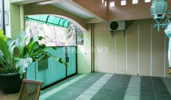 Di Jual Rumah 2Lt. posisi Hook lokasi di pinggir jalan, Kompleks Bangun Cipta Sarana - Kelapa Gading 1