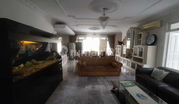 For Rent House in Cempaka Putih, Central Jakarta 2